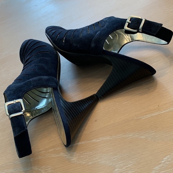 Alfani Leather heels with ankle strap, dark blue, very good condition, Size 9M - Picture 6 of 8